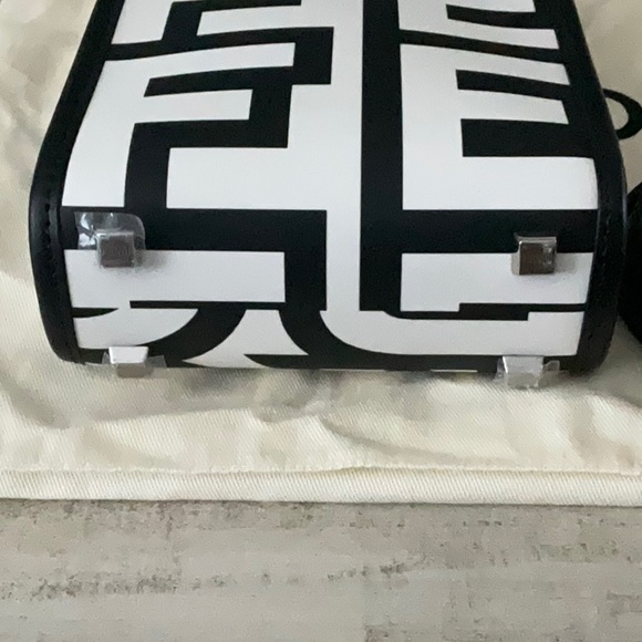 Fendi Black and White Crossbody Bag - Picture 3 of 7